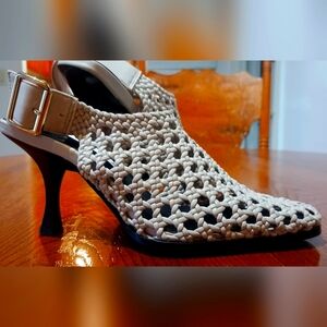 Zara Trafaluc Beige Slingback heels